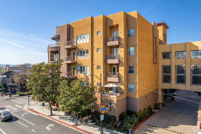 Building Photo - Burbank Village Walk