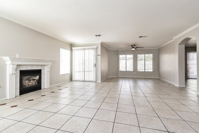 Building Photo - 4841 Villa Elisa Cir