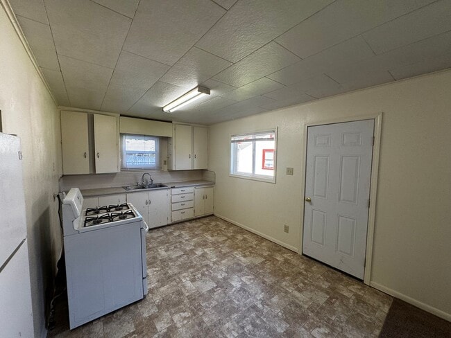 Foto del edificio - 3956 V St