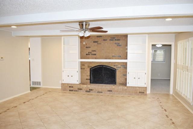 Building Photo - 211 W Ash Ln