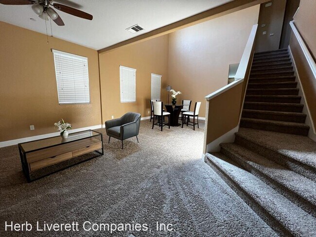 Building Photo - 3 br, 2.5 bath House - 740 Frayne Way