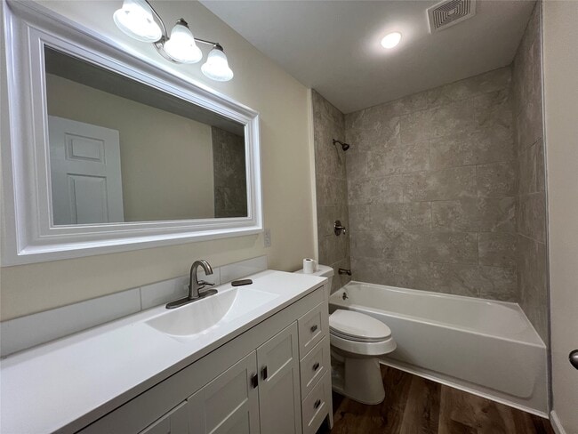 Building Photo - 436 Shadywood Dr