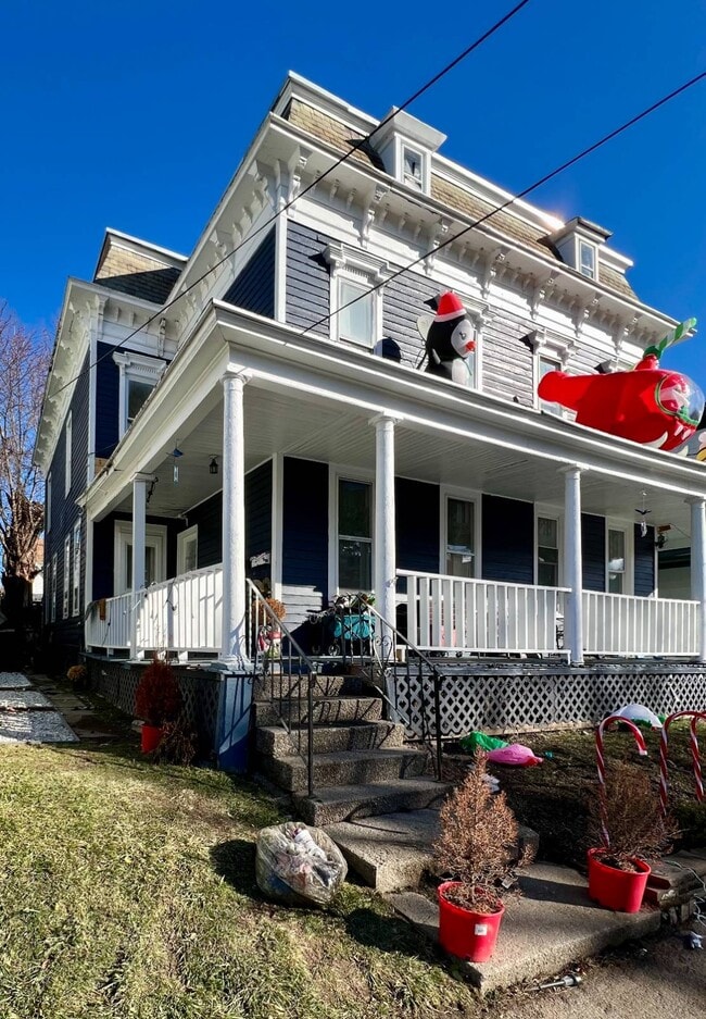 Building Photo - 19 Bunn St