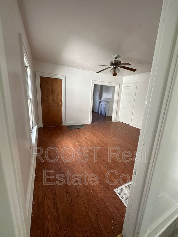 Building Photo - 24 Lucerne Ave
