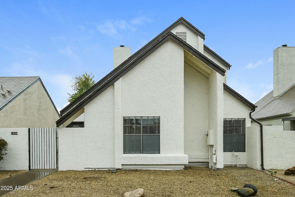 Foto principal - 2229 W Ross Ave
