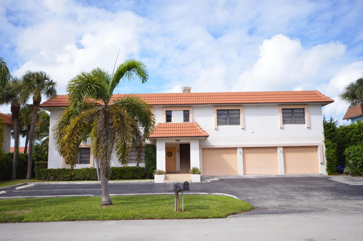 Foto principal - 1019 Russell Dr