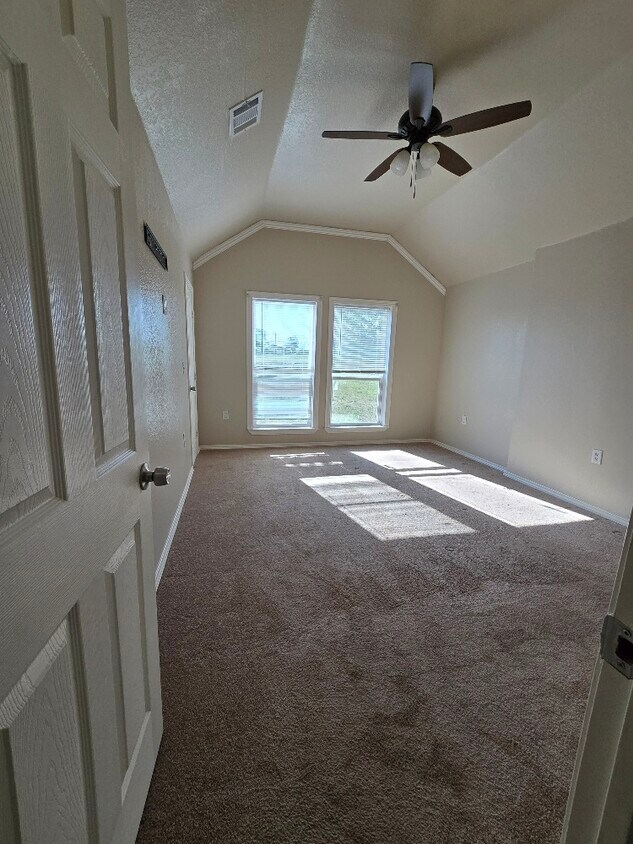 Building Photo - 3322 Springfield Rd