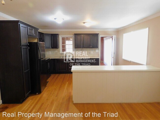 Building Photo - 3 br, 2 bath House - 808 Elizabethan Dr.
