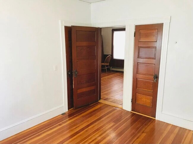 Building Photo - 72 Carrington Ave