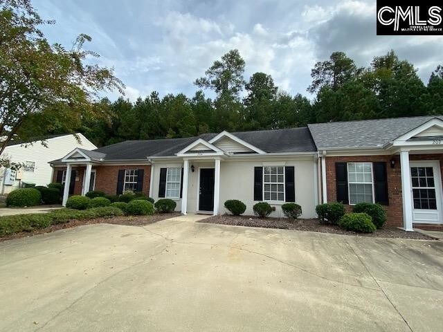 Foto del edificio - 204 Waverly Ct