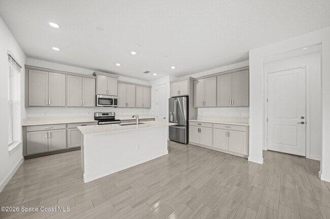 Foto del edificio - 640 Veridian Cir NW