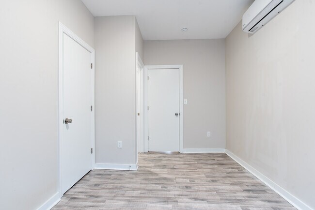 Building Photo - 2740 N Ringgold St