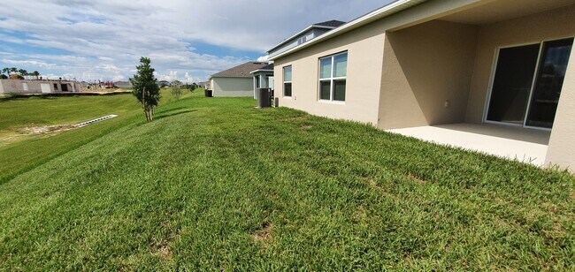 Building Photo - 5048 Vellacito Way