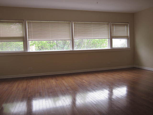 Foto del edificio - 5618 N St Louis Ave