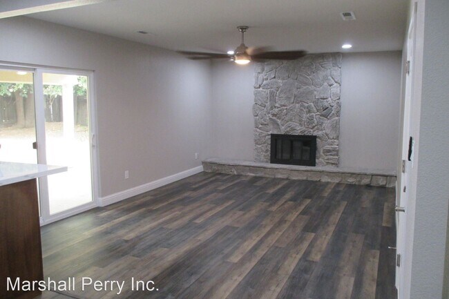 Foto del edificio - 4 br, 2 bath House - 2307 Crestview Dr.