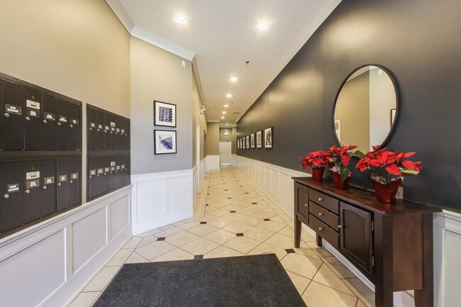 Building Photo - 4553 N Magnolia Ave