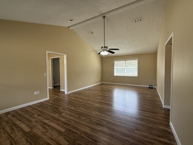 Foto del edificio - 313 Pat Priester Dr