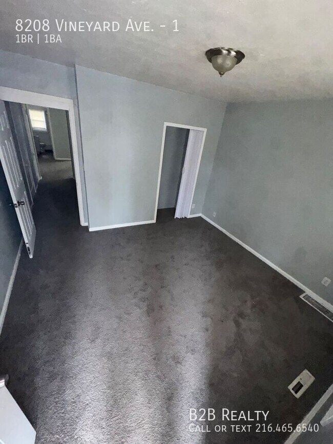 Building Photo - 8208 Vineyard Ave