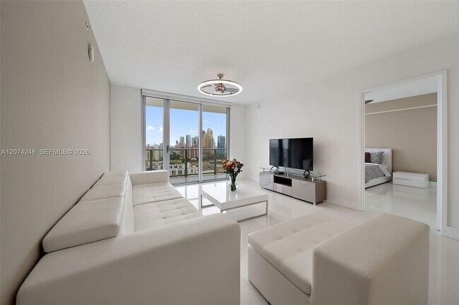 Foto del edificio - 300 Sunny Isles Blvd