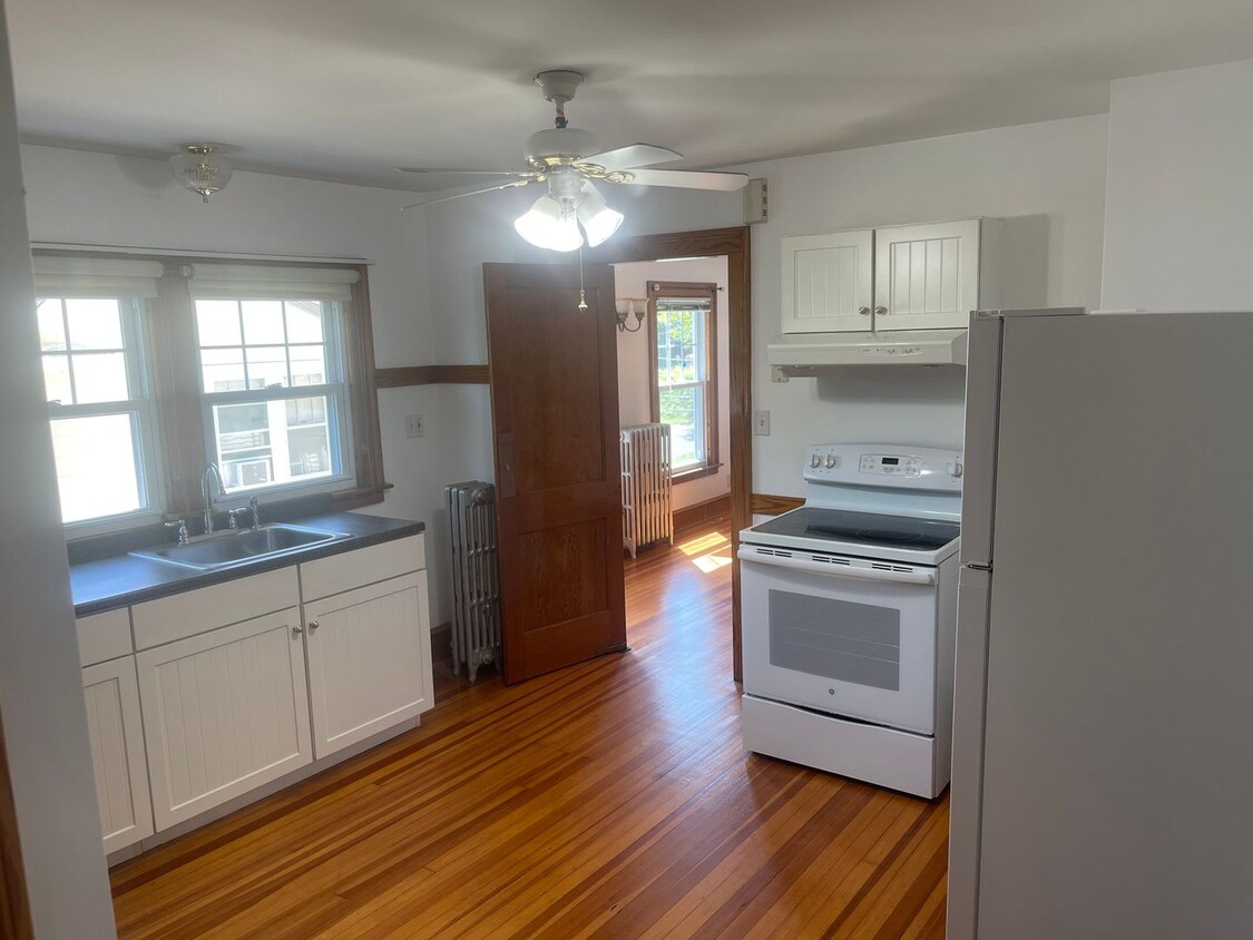 Primary Photo - 42 S St Ext