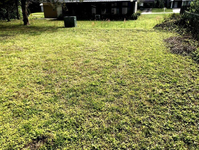 Foto del edificio - 233 Deltona Blvd