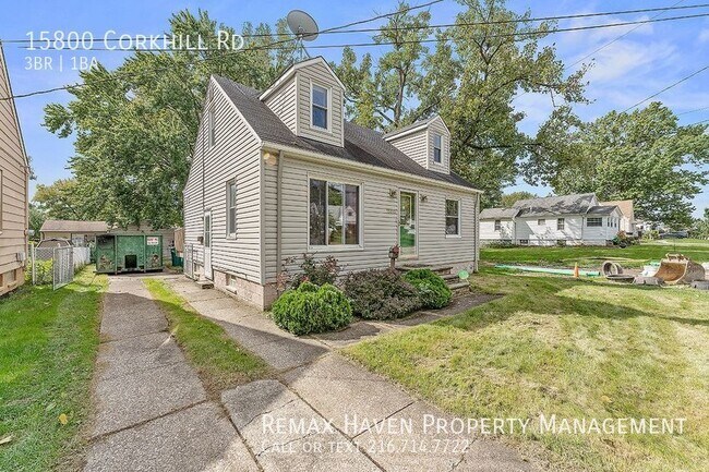 Building Photo - 15800 Corkhill Rd, Maple Heights - Spaciou...