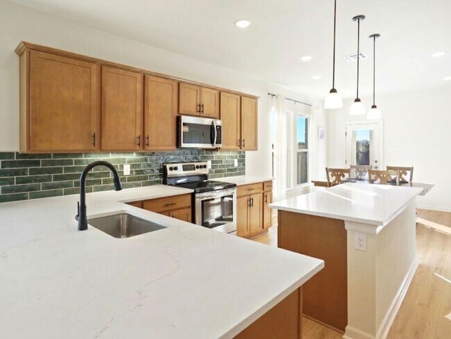 Building Photo - 10726 Sky Crk Ln