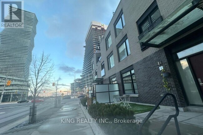 Building Photo - 4010-4010 Parkside Village Dr