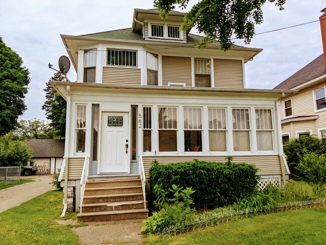 Foto del edificio - 562 Columbus Ave