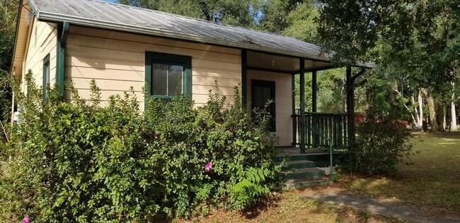 Building Photo - 2012 Husson Ave