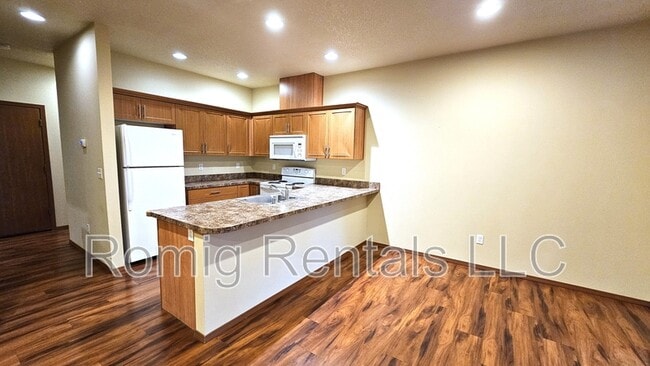 Building Photo - 3612 NE 81st Cir