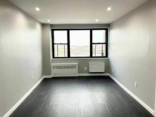 Building Photo - 3 bedroom in Bronx NY 10467