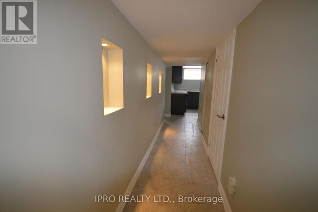 Building Photo - 23 Bairstow Crescent