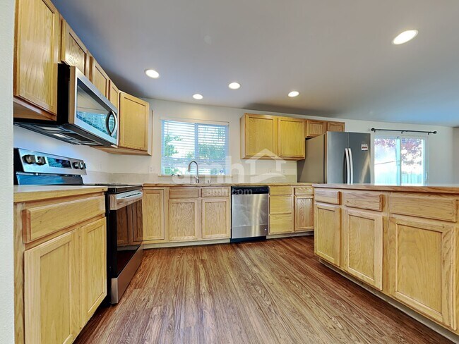 Building Photo - 809 Mac Ln SE