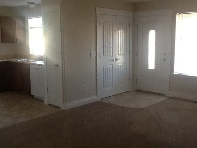 Building Photo - 3807 Victoria Drive