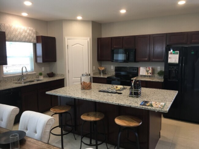 Foto del edificio - 3860 Hampstead Ln