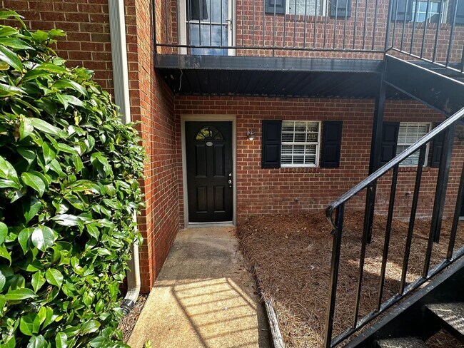 Foto del edificio - 2 BEDROOM PRE-LEASING FOR AUGUST 2026!