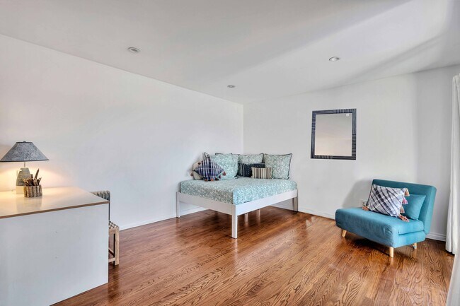 Foto del edificio - 24 Westwind St