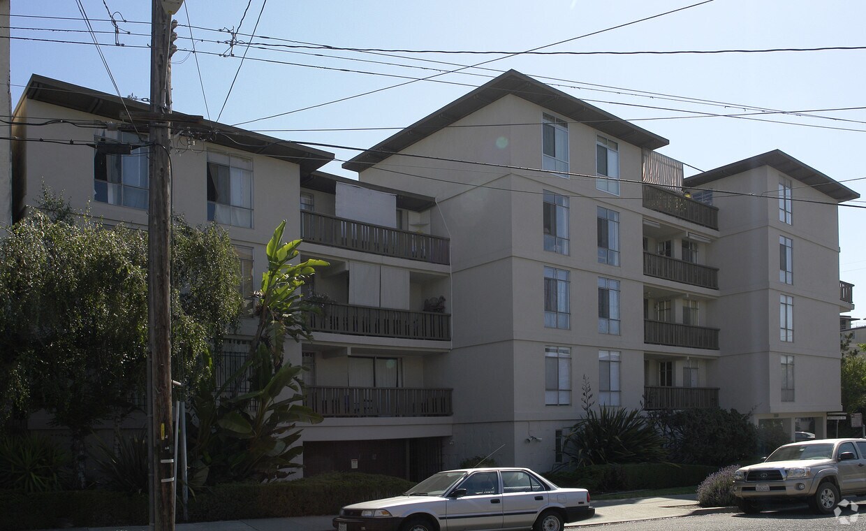 Building Photo - 350 Perkins St