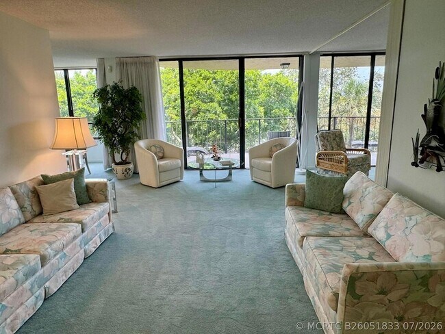 Building Photo - 799 Jeffery St