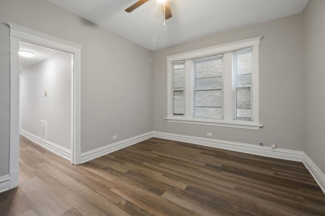 Building Photo - 6112 S Ingleside Ave