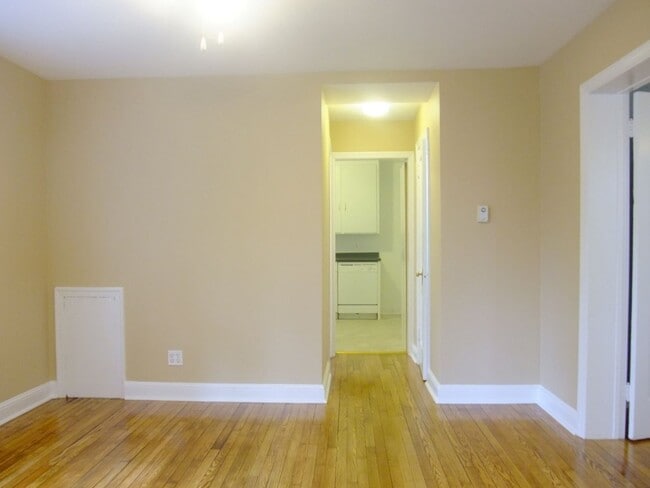 Photo - 8405 Greenwood Ave Apartment