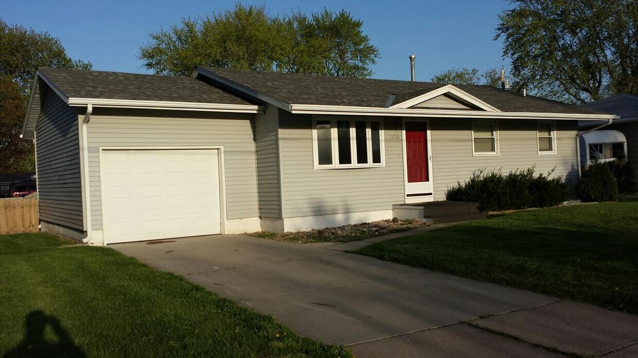 1150 Edearl Ln, Fremont, NE 68025 House Rental in Fremont, NE