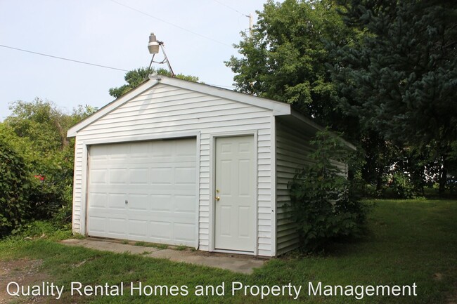Building Photo - 2 br, 1 bath House - 8155 E. Coldwater Rd.