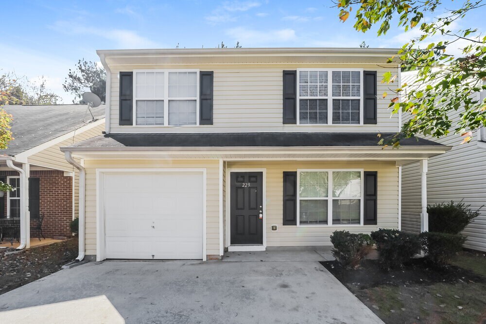 Primary Photo - 229 Lossie Ln