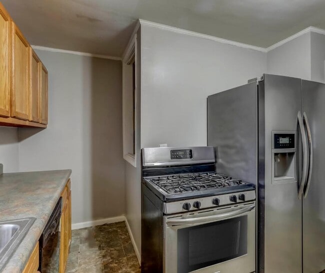 Building Photo - 7034 Yacht Ave