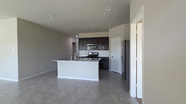 Foto del edificio - 5611 Pleasant Falls Dr