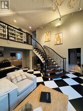 Building Photo - 181 King St