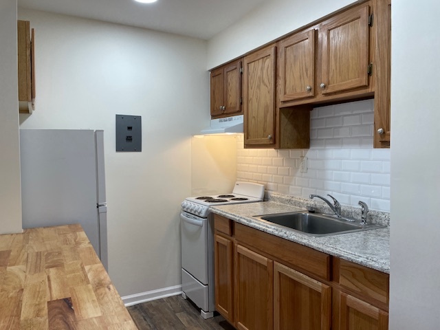 Kitchen 2 - 444 S Ashland Ave