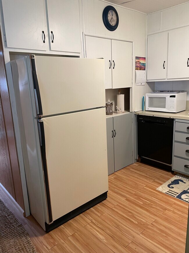 Building Photo - 6964 Birch Bay Dr